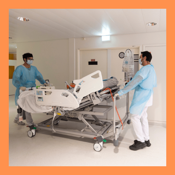Les brancardiers du service de réanimation et médecine intensive du CHU de Lille